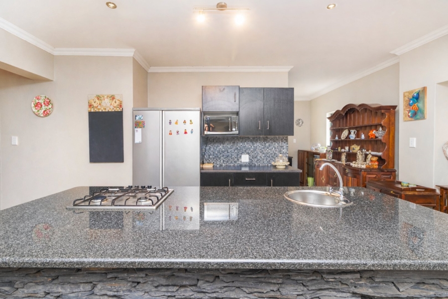 5 Bedroom Property for Sale in Xanadu Eco Park North West